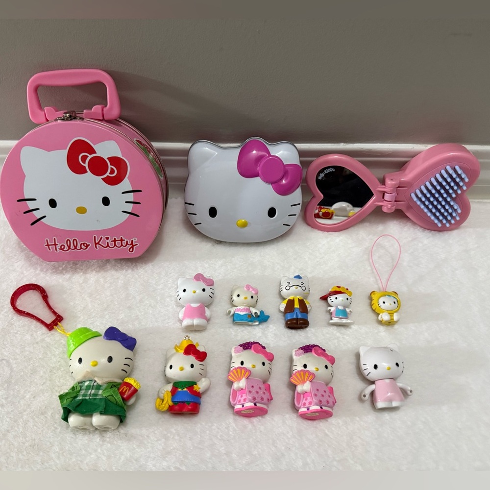 Hello Kitty Lot
